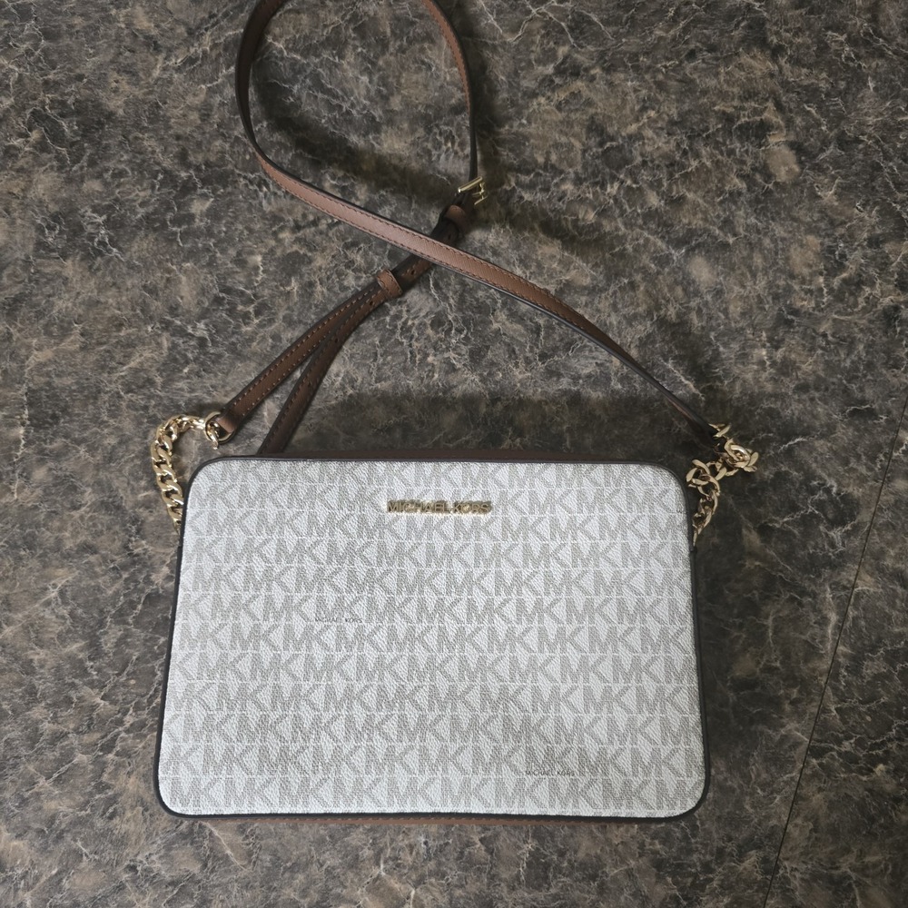 NWT‎ michael kors jet set crossbody bag vanilla